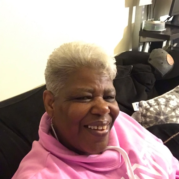 Meet your Posher, Ina - Picture 1 of 1